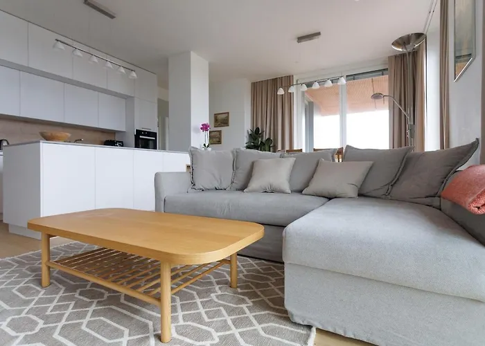 Sunny Oasis, 60 Sq M Private Terrace, Park View Apartamento